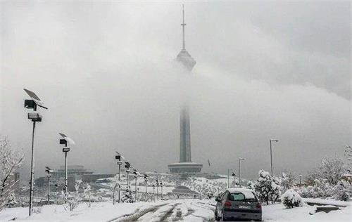 «برف، تعطیلی و ترافیک» مهمترین اخبار پایتخت