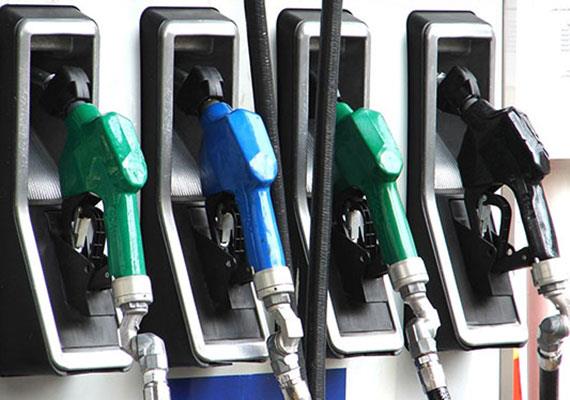 ممنوعیت مجوز ساخت پمپ بنزین اختصاصی در ایران / دوشنبه 8 شهریور